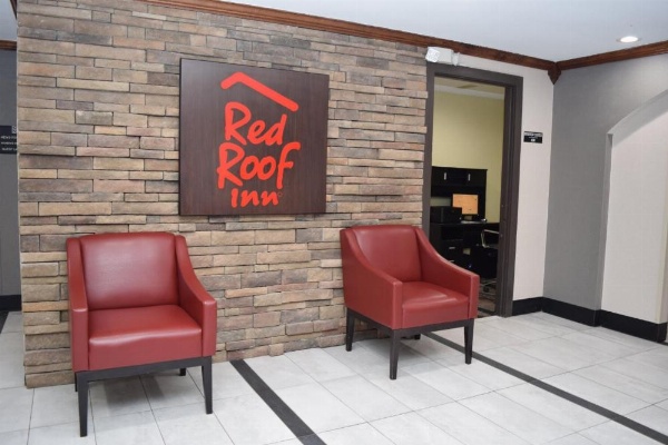 Red Roof Inn Batavia image 9